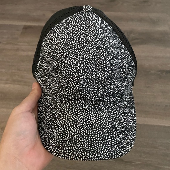 lululemon athletica Accessories - EUC Lululemon Hat